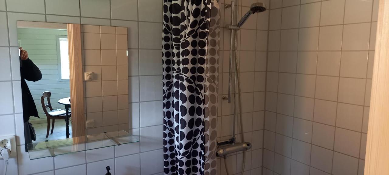 Vackert Belaegen Laegenhet I Gesunda Apartment Solleron Bagian luar foto