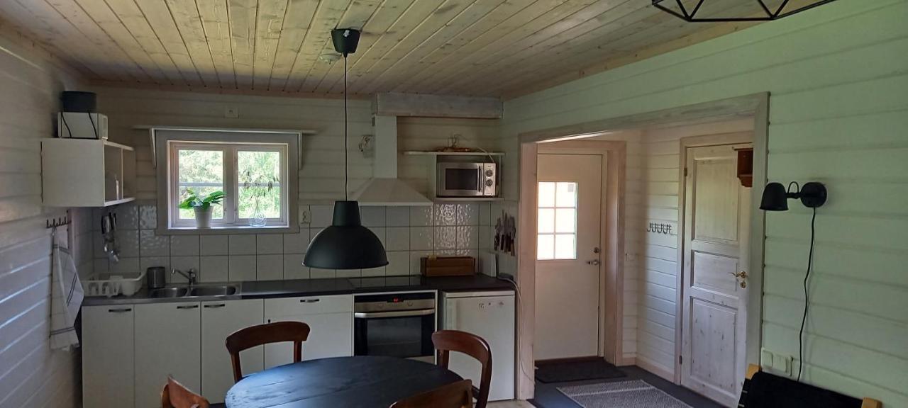 Vackert Belaegen Laegenhet I Gesunda Apartment Solleron Bagian luar foto